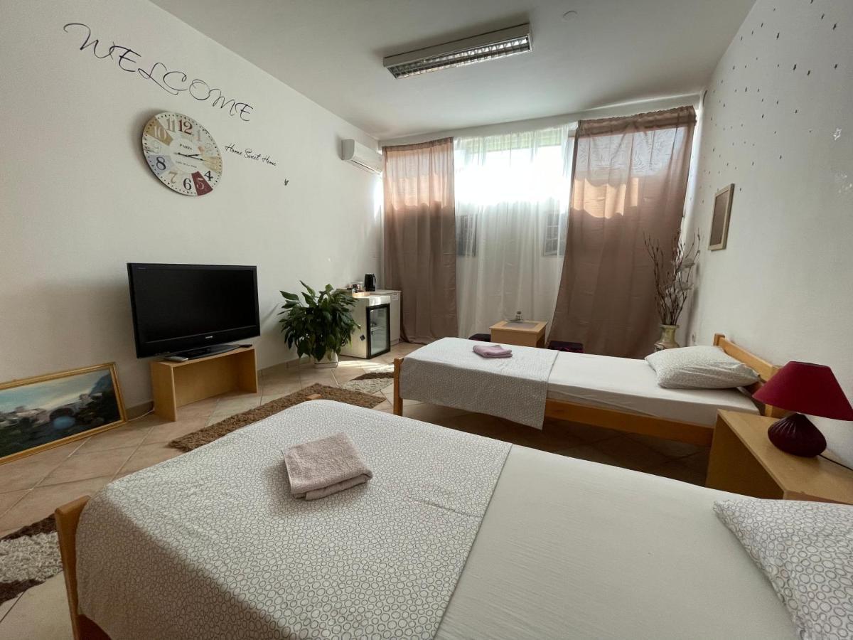 Rooms Deny Mostar Eksteriør billede
