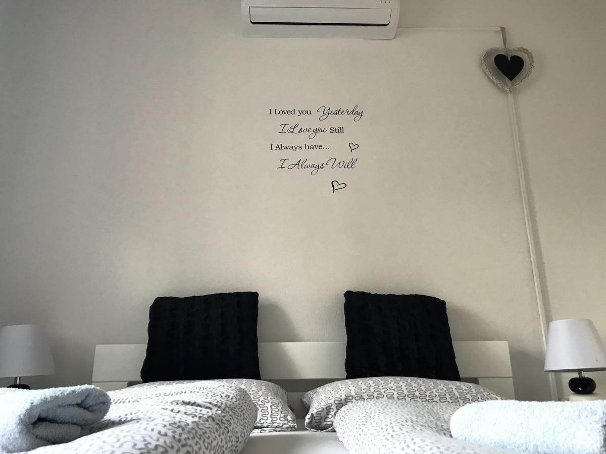 Rooms Deny Mostar Eksteriør billede